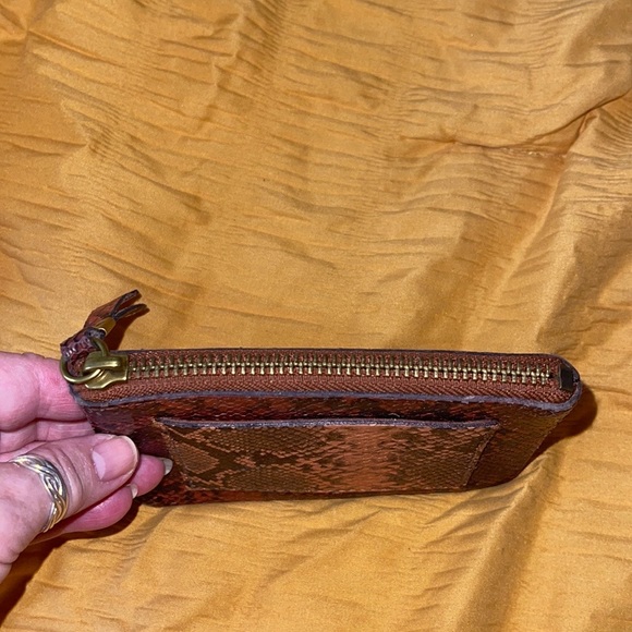 Madewell Snake Embossed Leather Pouch Wallet - Picture 5 of 11